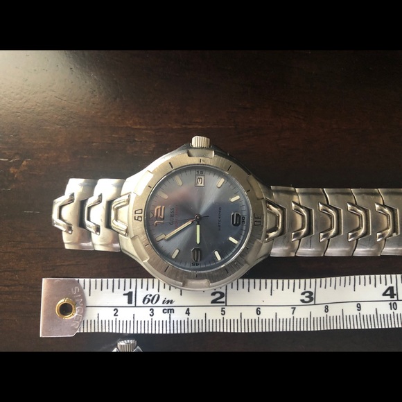 (2) Beautiful Vintage GUESS Waterpro Watches ⌚️ - Picture 4 of 9